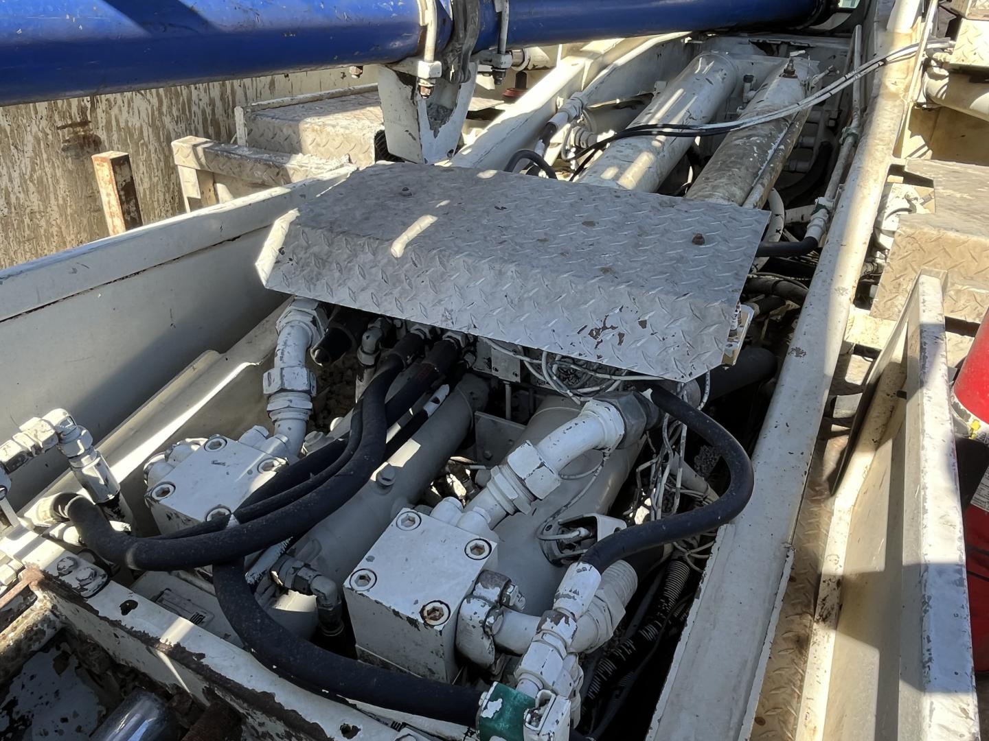 ./imagenes/INVOICE/2019/18014/AMION MAC 242 CON BOMBA DE CONCRETO PUTZMEISTER Z (59).JPG